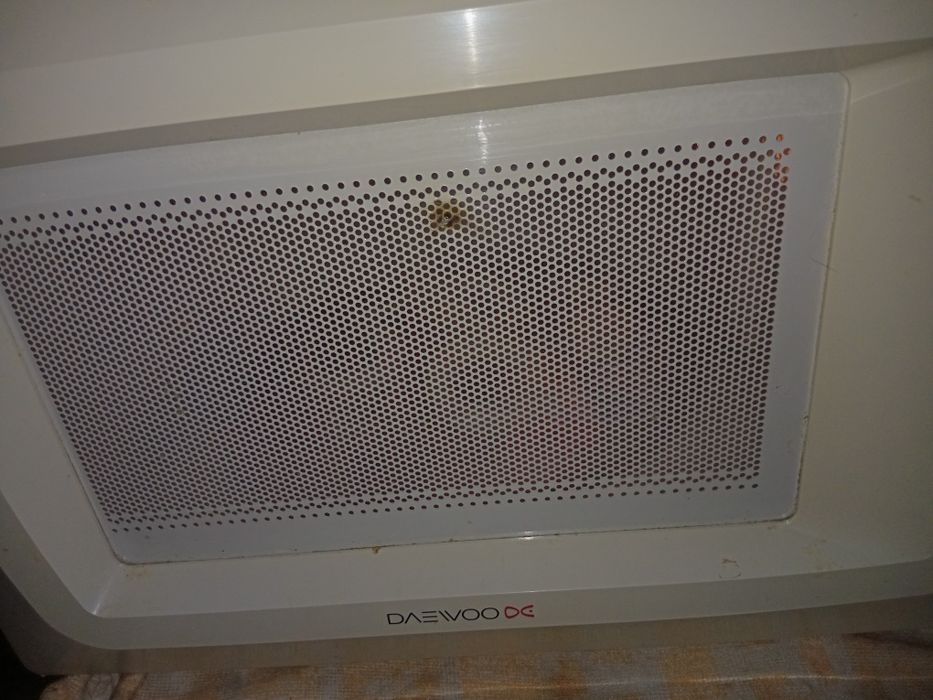 Cuptor cu microunde DAEWOO cu dezgheț