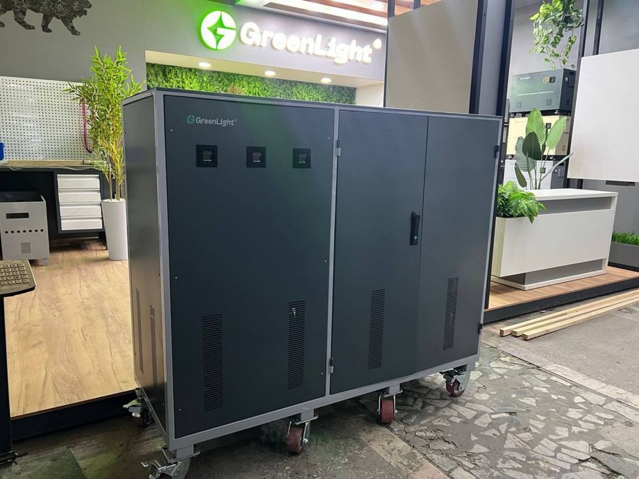 Green Light стабилизаторы трехфазный латорного типа