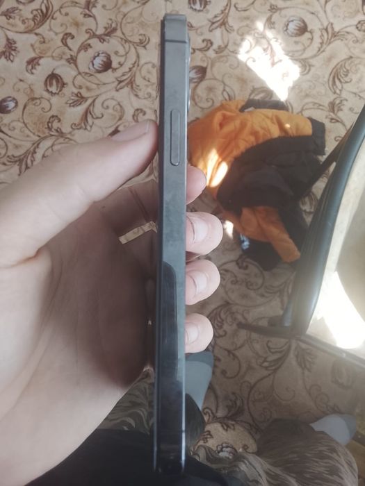 продам айфон 12 про