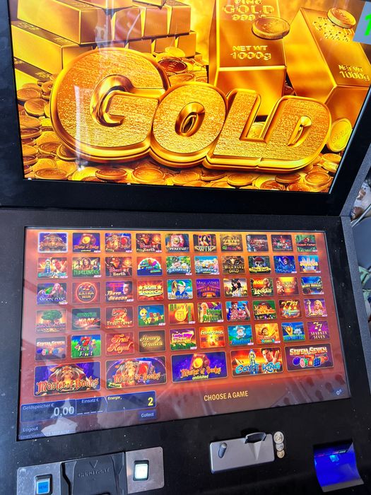 Vând slot machine