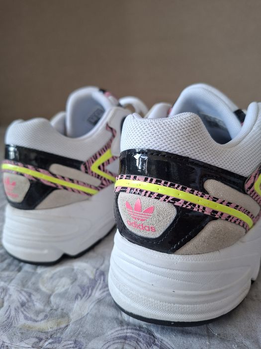 Продам кроссовки