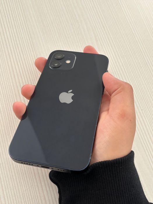 Продам iPhone 12 64GB Black