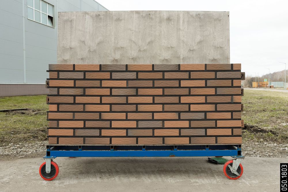 Облицовочный коричневый кирпич