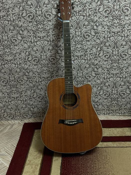 Ададжио акустика гитара