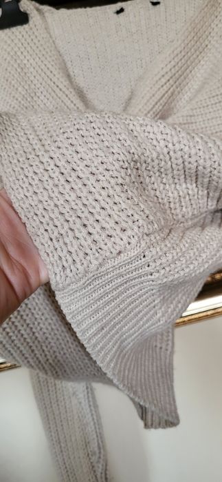 Pulover crem deosebit