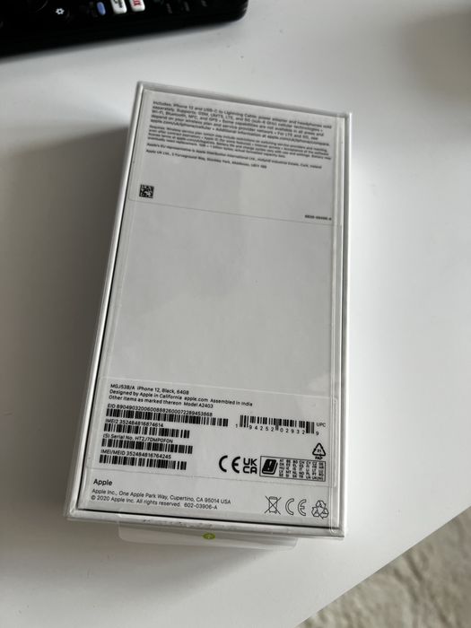Нов Запечатан iPhone 12 64GB Черен Отключен Неактивиран