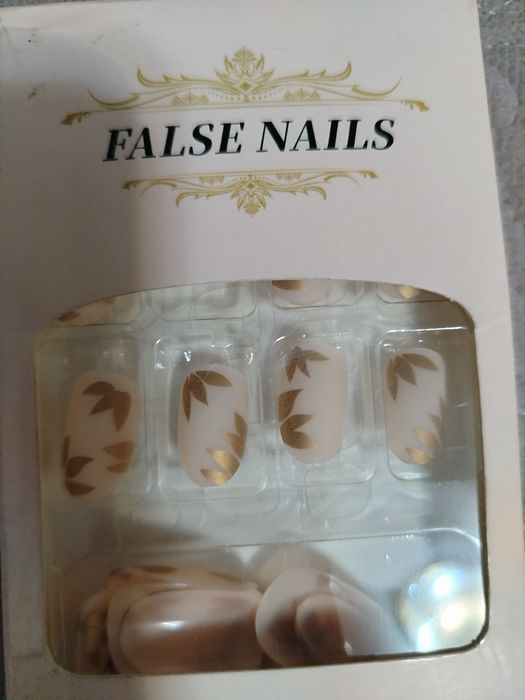 Продам. Ногти 4 упаковки
