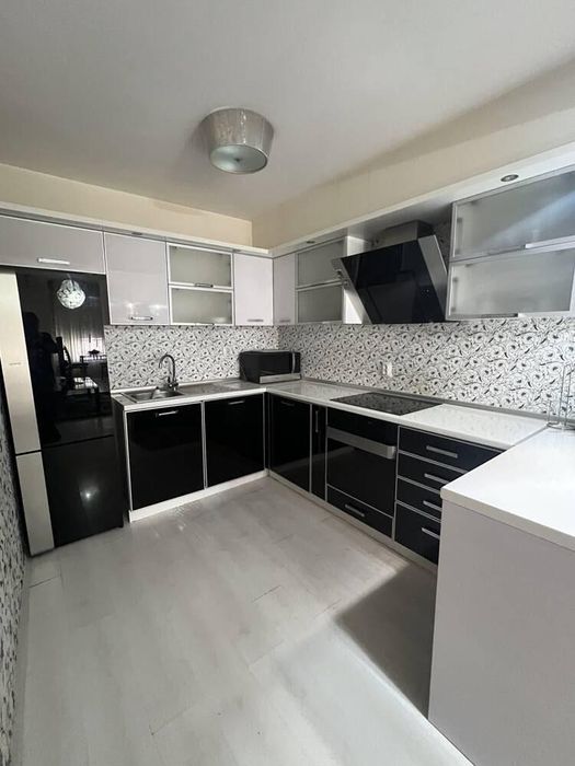 Дава се под наем Двустаен апартамент в Бургас, Възраждане - 75 кв.м за 484.5 € - Снимка #2