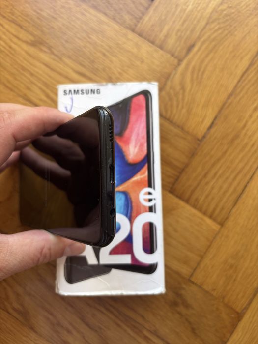 Samsung Galaxy A20e de 32  Gb Dual  Black