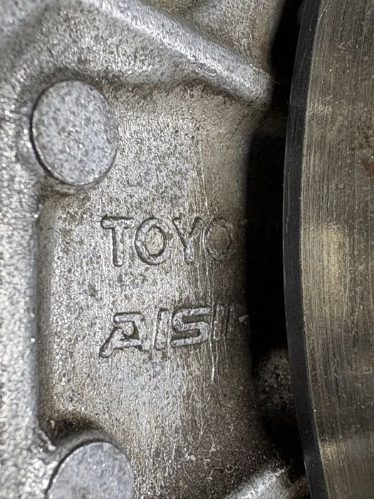 Продам помпу Тойота оригинал