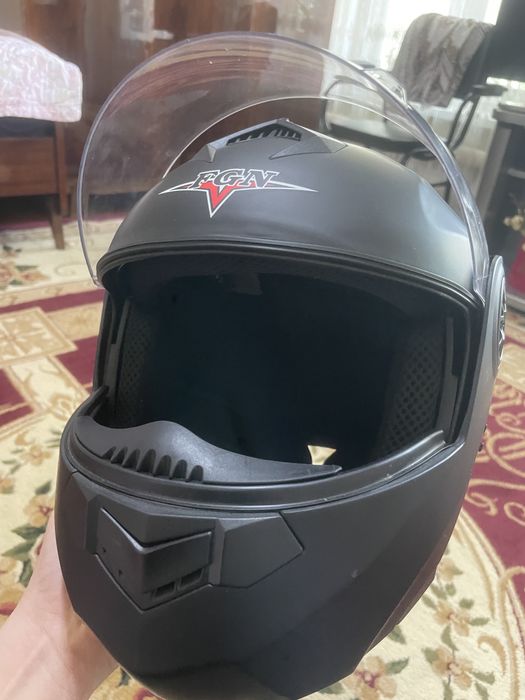 Каска на байкаот бренда FGN