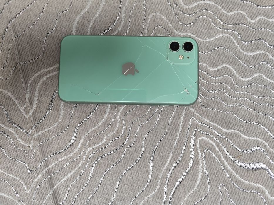 iPhone  11  Green