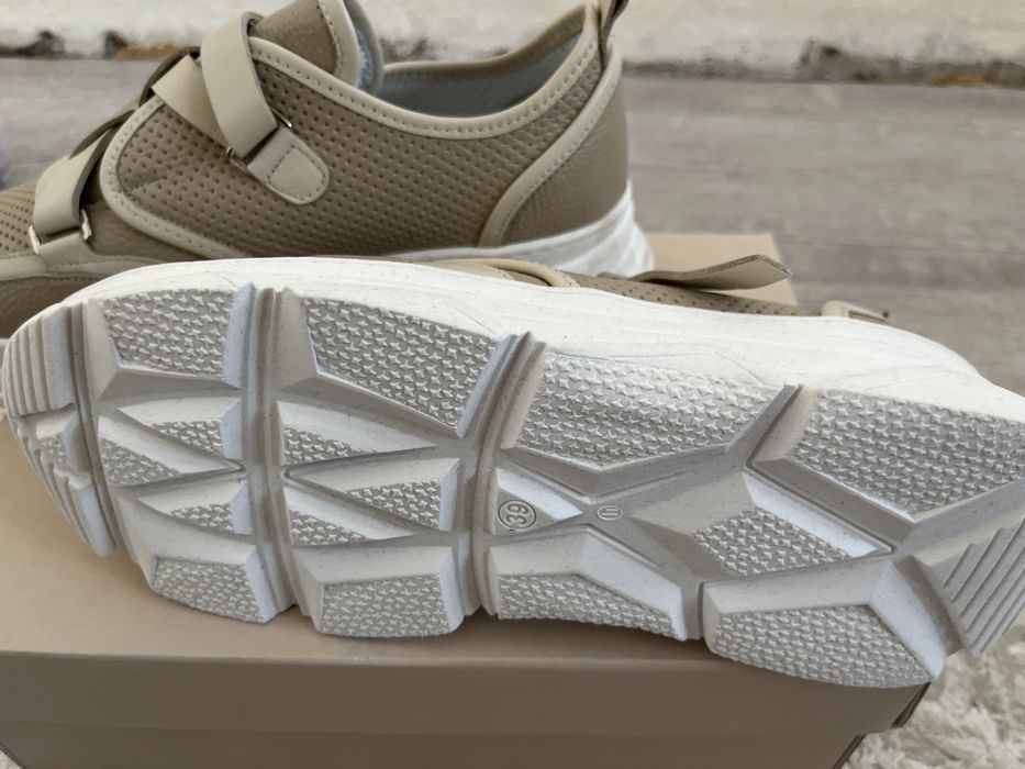 Продам летнюю обувь