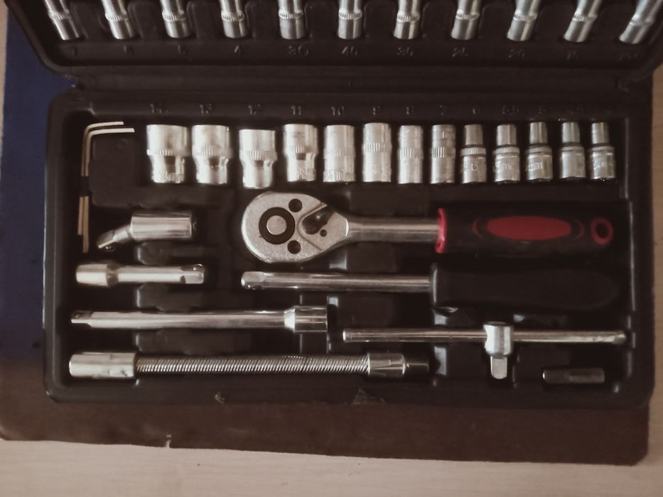 Набор ключей для починки