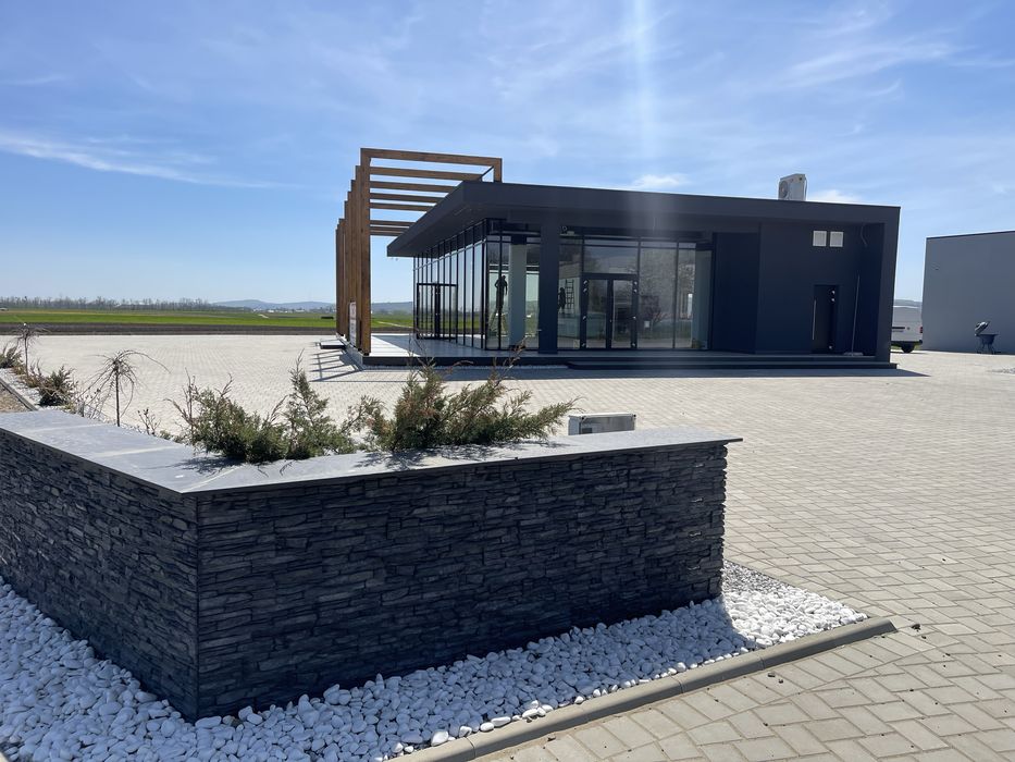 Spatiu Comercial/ Reprezentanta/ Service auto/ Magazin/ DE INCHIRIAT..