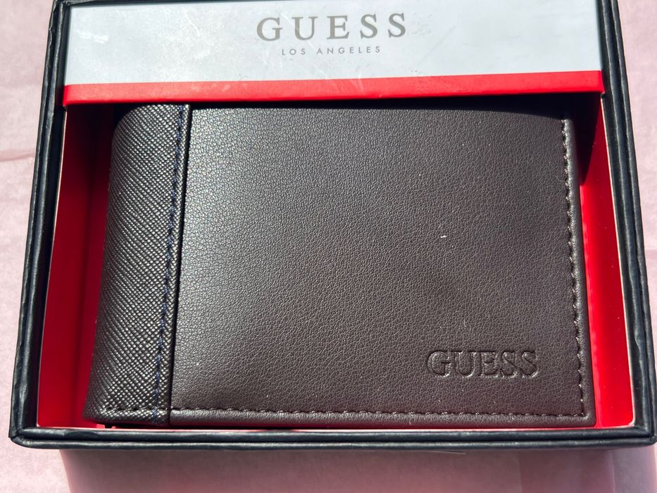 Guess оригинален кафяв мъжки портфейл