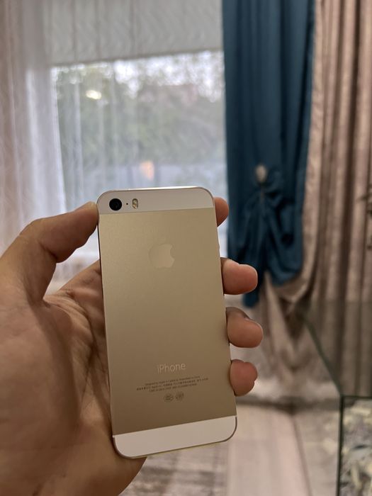 Продам iPhone 5s в отличном состоянии.