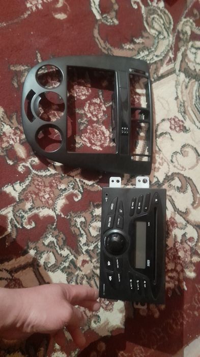 Ramka soat mafon sotiladi