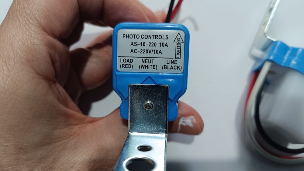 Circuit fotosensibil pt aprins bec la sosirea noptii