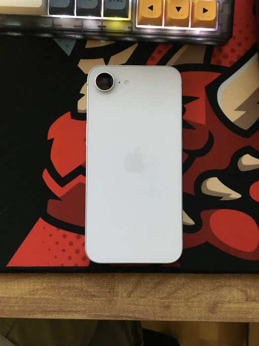 iPhone 16e 128gb CA NOU +aripod 4