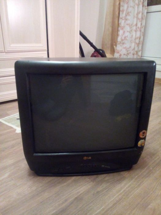 Продам цветной телевизор LG 23 system