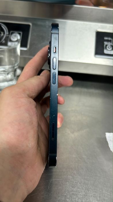 Продам Iphone 14