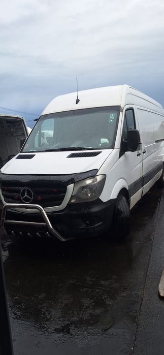 Dezmembrez Mercedes sprinter motor 3.0