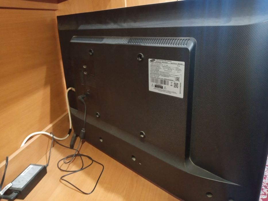 Led-теливизор UE32J4000AK