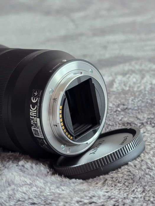 Обектив Sony FE 28-70 mm F3.5-5.6 OSS