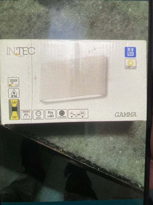 Lampa iluminat de exterior pe led