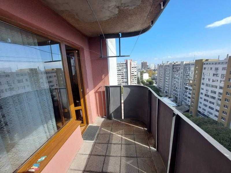 Тристаен апартамент в Братя Миладинови