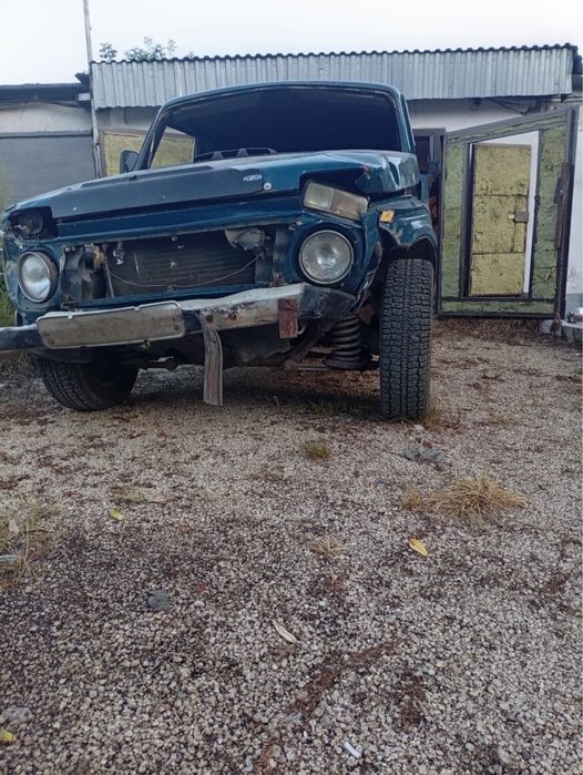 Продам Ниву (аварийная) на ходу