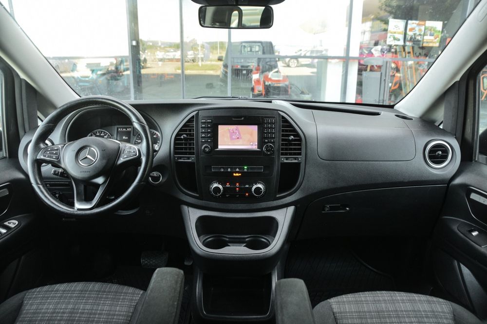 Mercedes-Benz Vito tourer, 8 locuri, automat