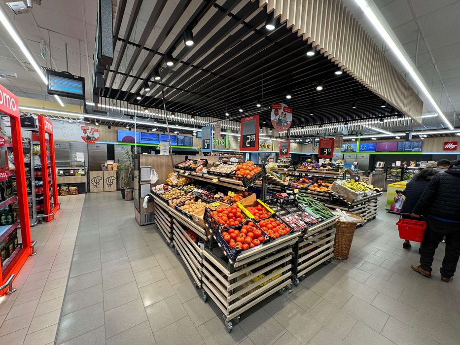 Cladire comerciala de vanzare in Adjud