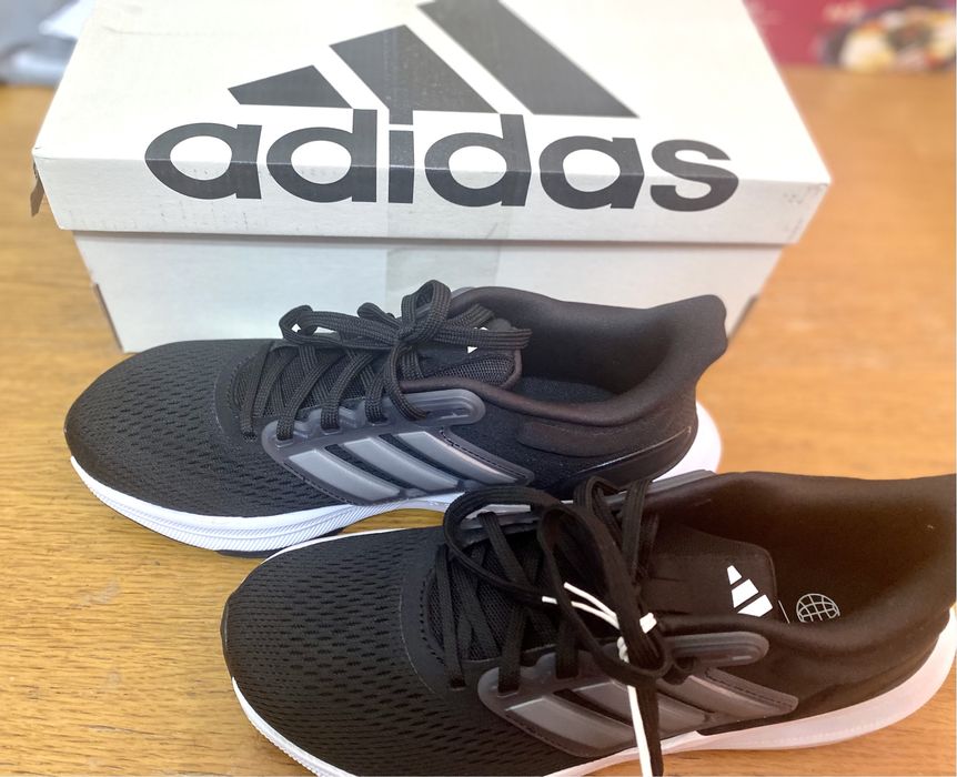 Pantofi adidas pentru unisex