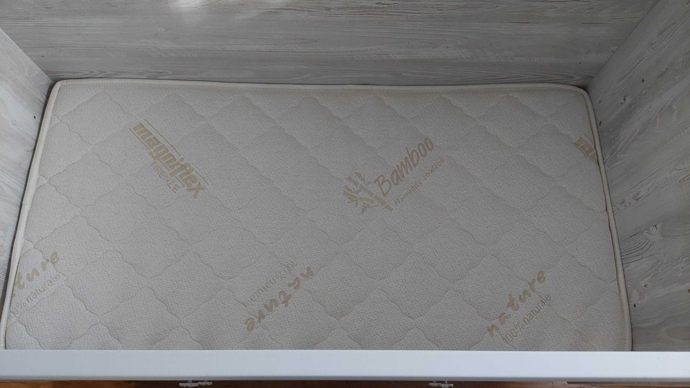 Бебешко легло - люлка с матрак Магнифлекс