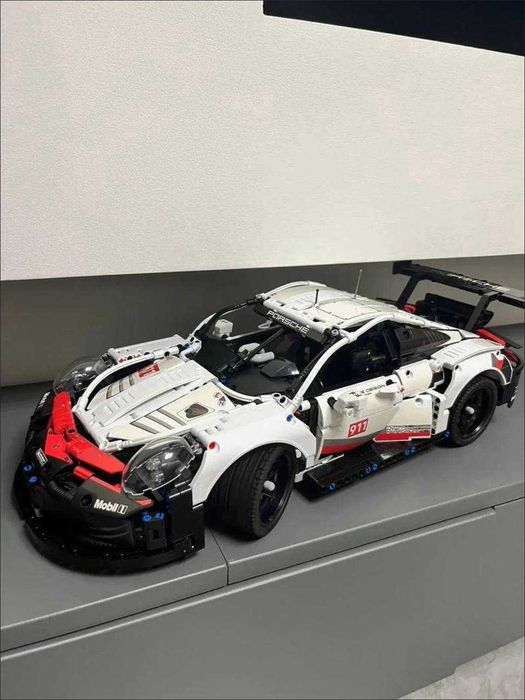 Вналичии Porsche Lego / Лего