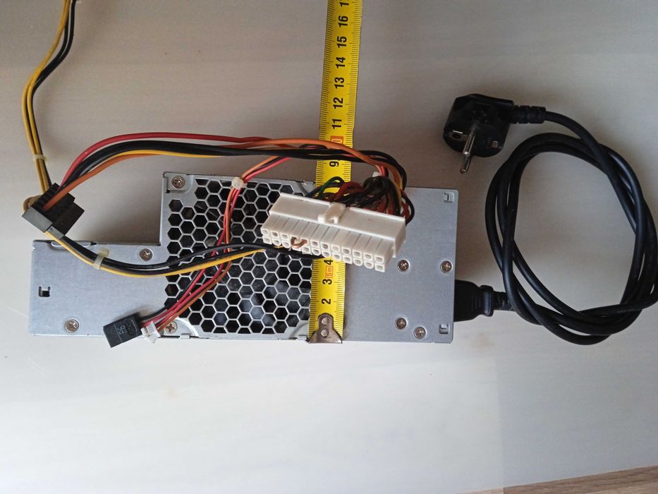 RAM памет 1GB + 1GB  Електронен блок на хранене