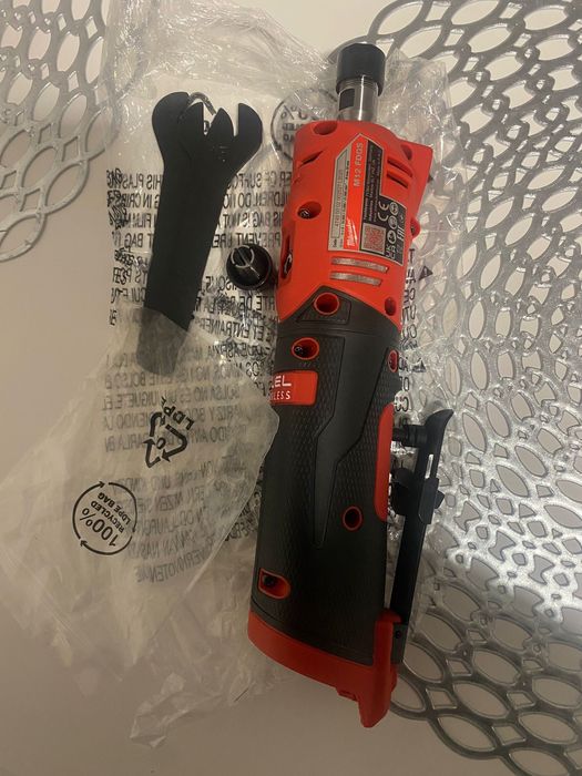 Milwaukee biax drept m12 nou