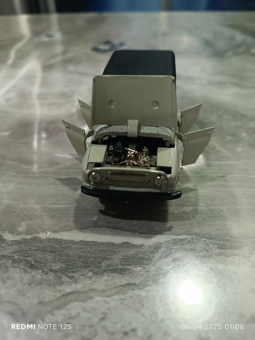 Продам модель автомобиля ссср 1:43