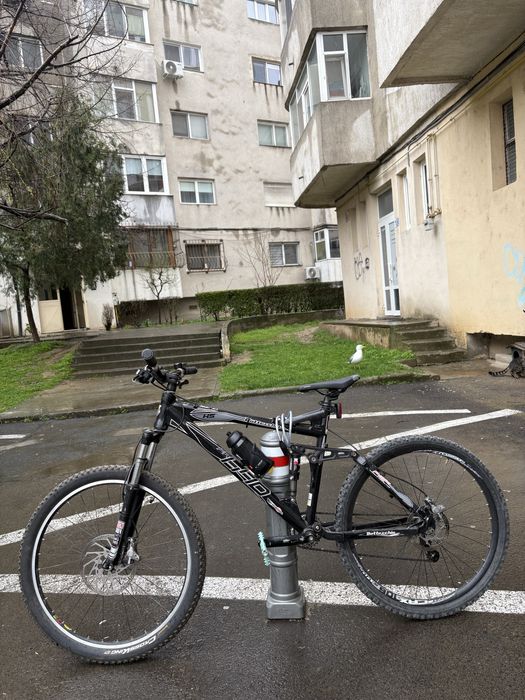 Vând Bicicleta Full Suspension