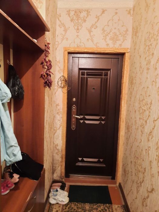 4 мавзеда 2 каватда 3 хонали уй сотилади