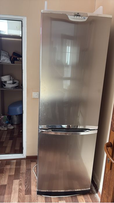 Продам холодильник