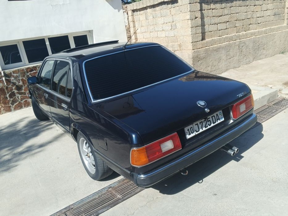Bmw 728 sotiladi e23