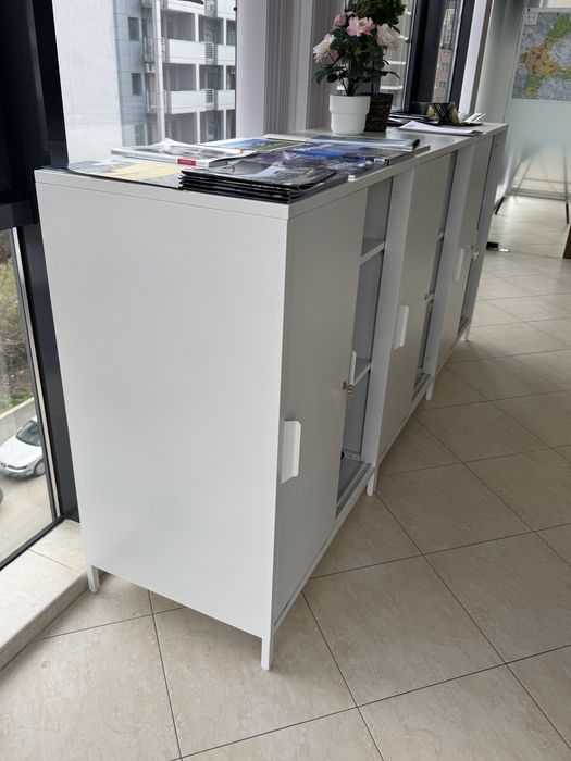 Офис мебели столове и шкафове