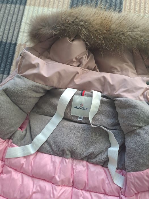 Куртка на девочку