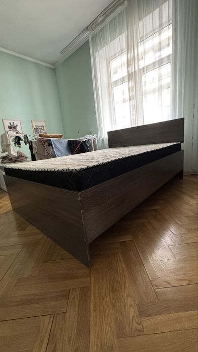 Кровать 140см с пружинным матрасом