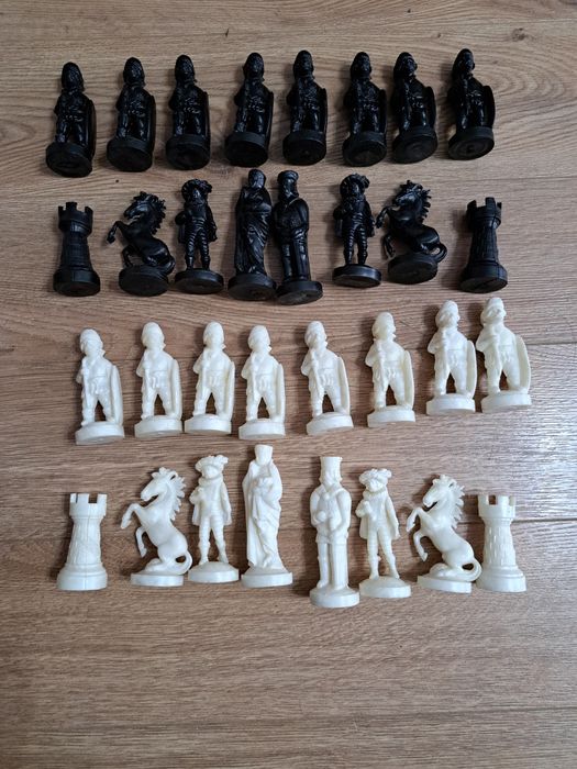 Sah romanesc figurine plastic