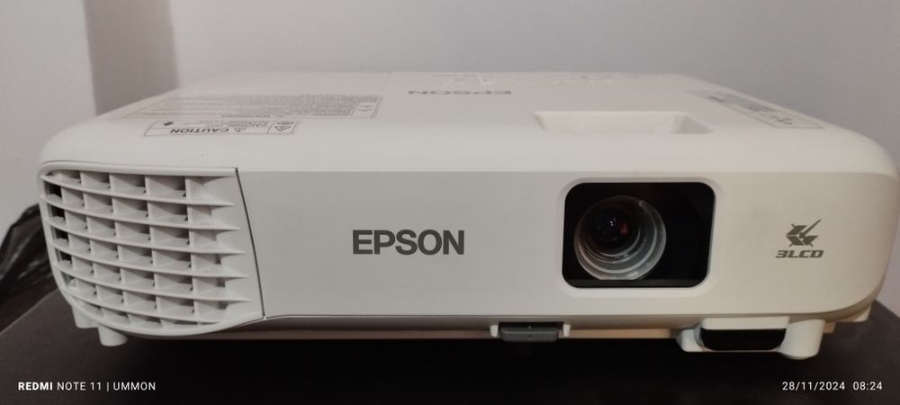Epson EB-E500 proyektori
