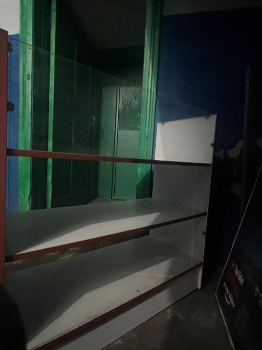 Стеклянные открытые торговые ветрины